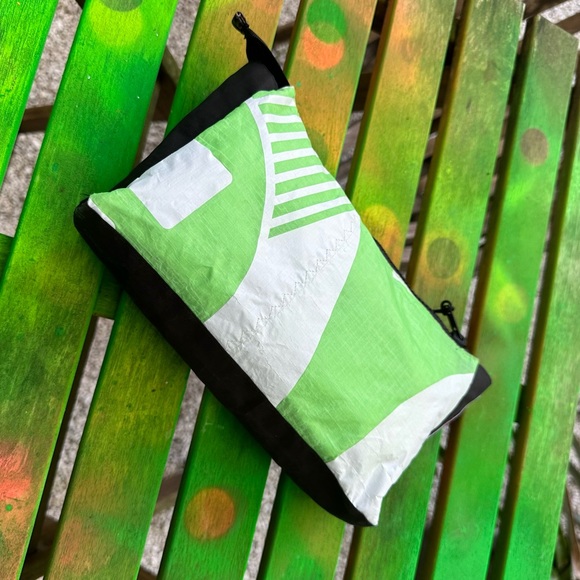 Soflo Riders Pouch made with repurposed kite - Picture 3 of 5